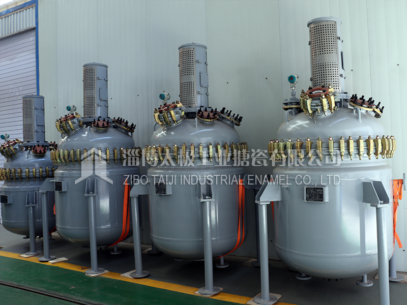 太極開(kāi)式搪玻璃反應(yīng)釜 